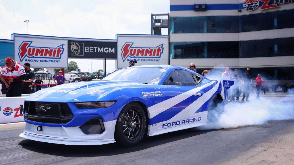 Mustang Cobra Jet 2200, Prensa