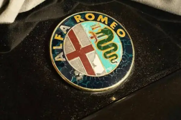 Alfa Romeo ,Internet