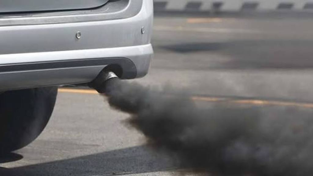 Humo negro tubo de escape, Internet