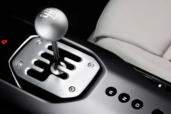 Ferrari sorprende al revivir el cambio manual con su nuevo 12Cilindri Manuale ,Ferrari
