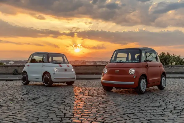 FIAT presenta Topolino y TRIS en un evento histórico sobre micromovilidad en Roma