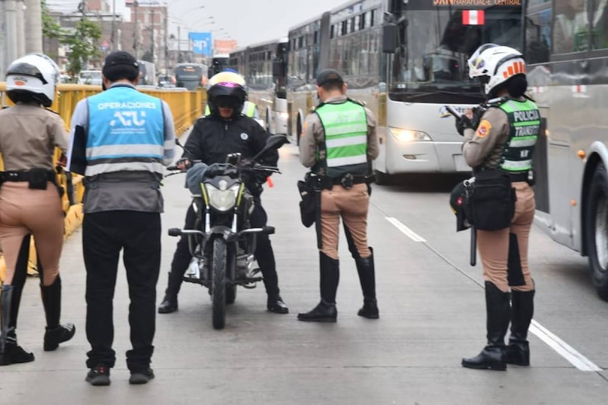Conductores que invaden el carril exclusivo del Metropolitano enfrentan multas de S/440 ,ATU