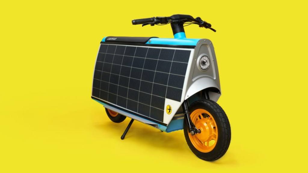 Innovador scooter eléctrico solar promete revolucionar los desplazamientos urbanos sin necesidad de cargarlo, electrek.co